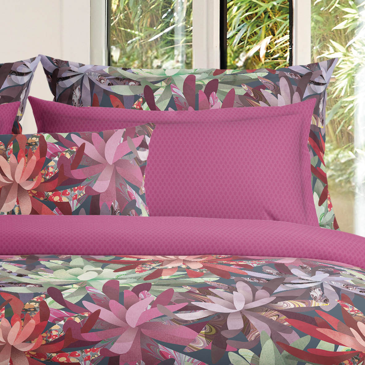 Housse de couette + taie(s) d'oreiller satin de coton - Fleurs psychédéliques Fuchsia