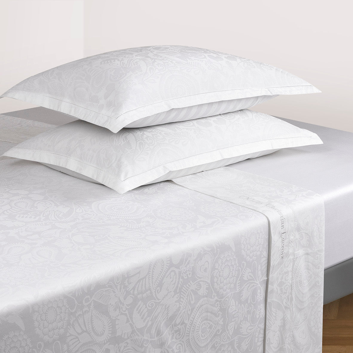 Ensemble de draps : drap-housse, drap plat, taie(s) d'oreiller en satin de coton - tissé Jacquard - dessin Love Stories Blanc - CXL by Christian Lacroix Maison