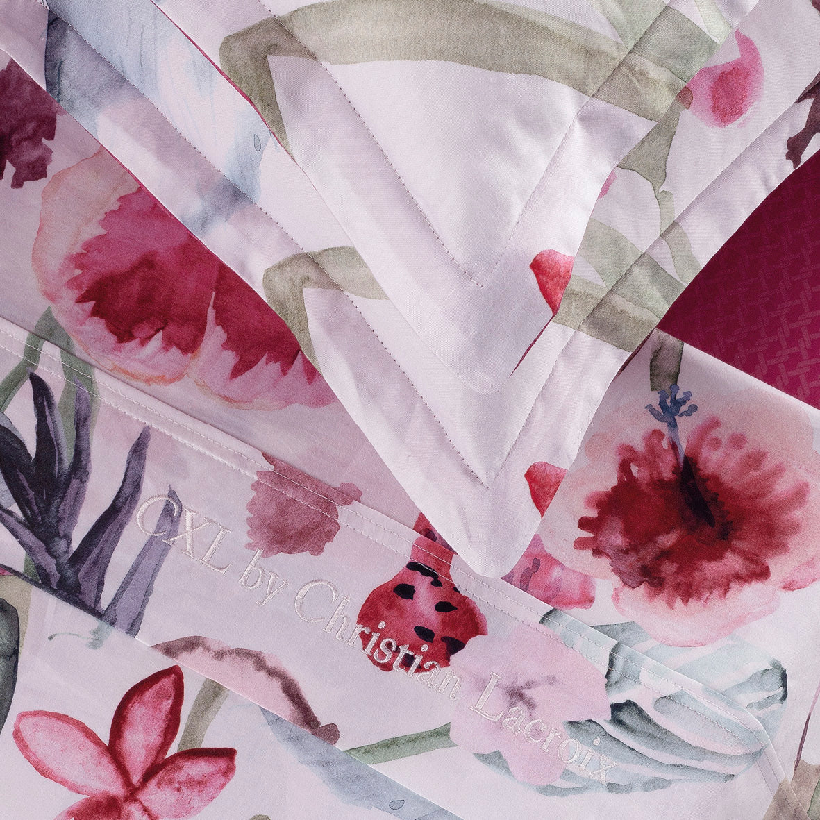 Ensemble de draps : drap-housse, drap plat, taie(s) d'oreiller en satin de coton - dessin Exotique Framboise - CXL by Christian Lacroix Maison