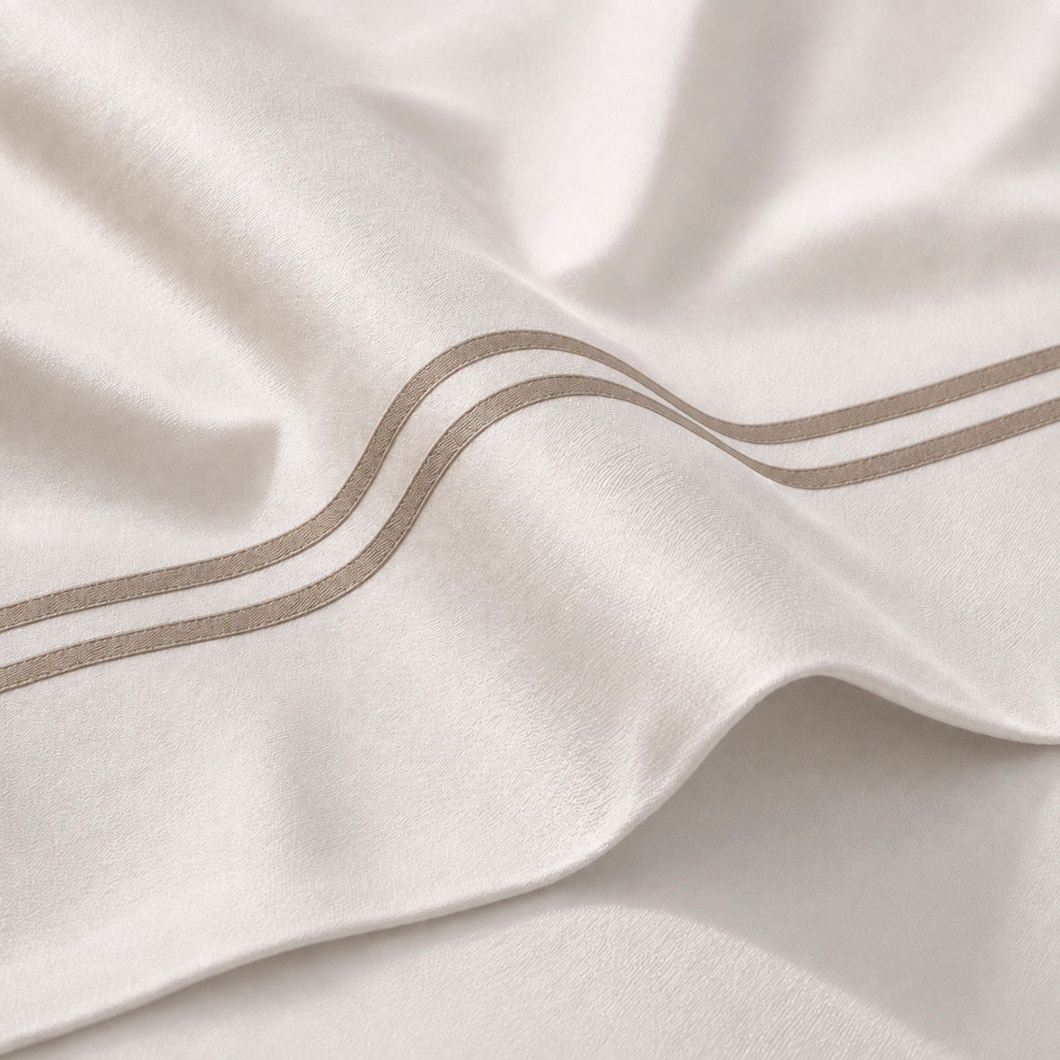 Housse de couette + taie d'oreiller satin de coton - Nîmes Taupe / Blanc - CXL by Christian Lacroix Maison