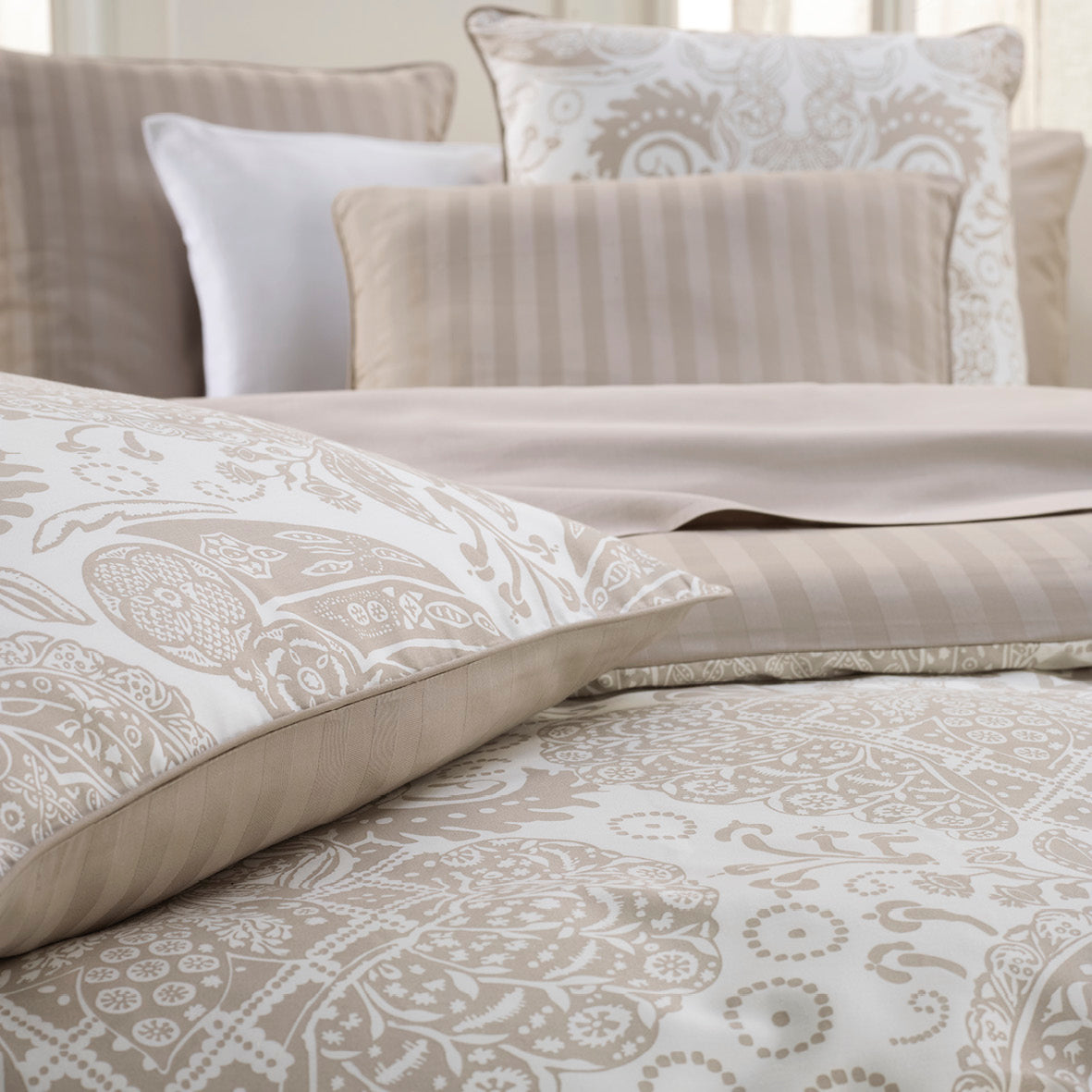 Housse de couette + taie(s) d'oreiller satin de coton - Arles taupe - CXL by Christian Lacroix Maison
