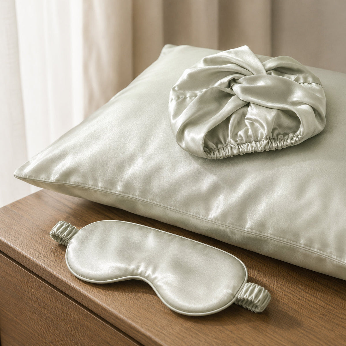 Taie d'oreiller + masque de nuit + bonnet de nuit en soie - Brume de soie Vert sauge - CXL by Christian Lacroix Maison