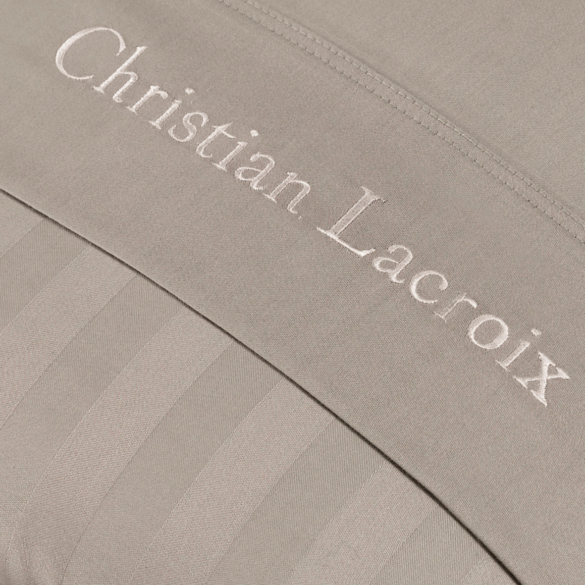 Christian Lacroix Housse de couette 220 x 200 + taies d'oreiller -  MaxxiDiscount