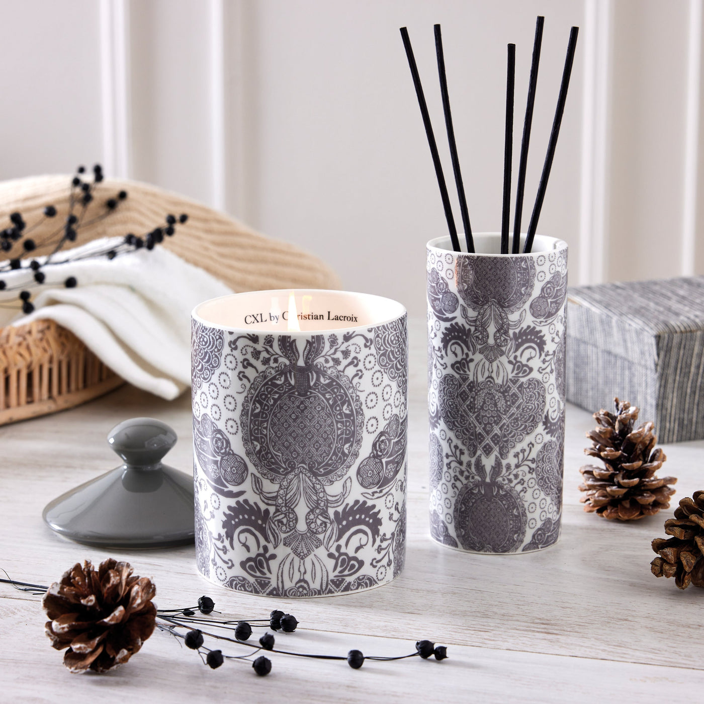 Fragrance sticks in porcelain holder Arles Grey - White cedar - 100 ml